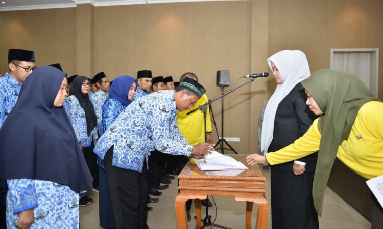 Bupati Melantik 29 Pejabat Struktural Di Lingkup Kab Bima