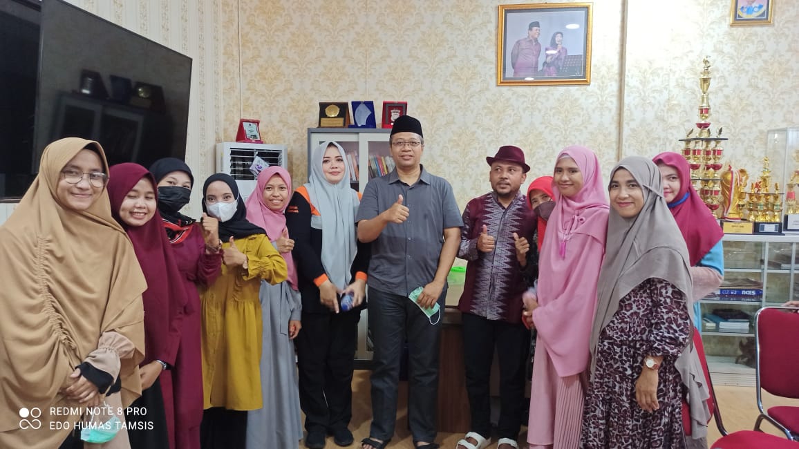 Sambangi STKIP Tamsis Bima, Gubernur NTB Bang Zul Jumpa Awardee Beasiswa NTB