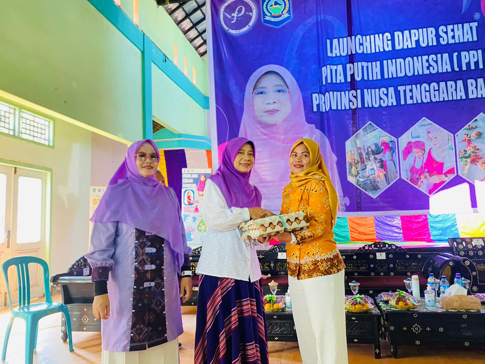 Ketua PPI NTB Bunda Niken Launcing Dapur Sehat