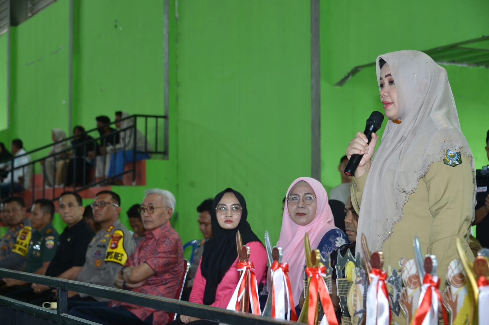 Bupati Bima Tutup Turnamen Bola Voli Kapolres Cup