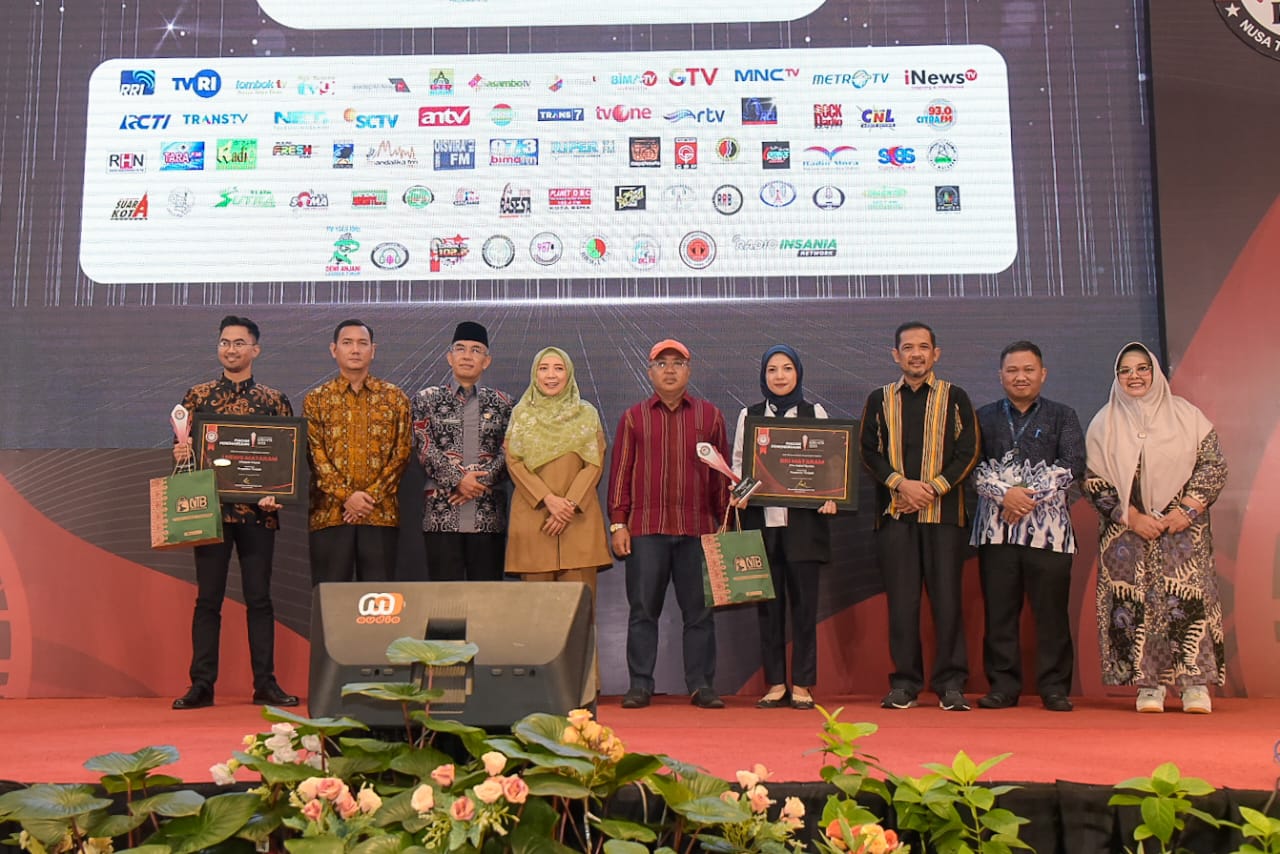 Hadiri Penganugerahan Lembaga Penyiaran, Wagub Ummi Rohmi Berikan Apreasiasi kepada Lembaga Penyiaran di NTB