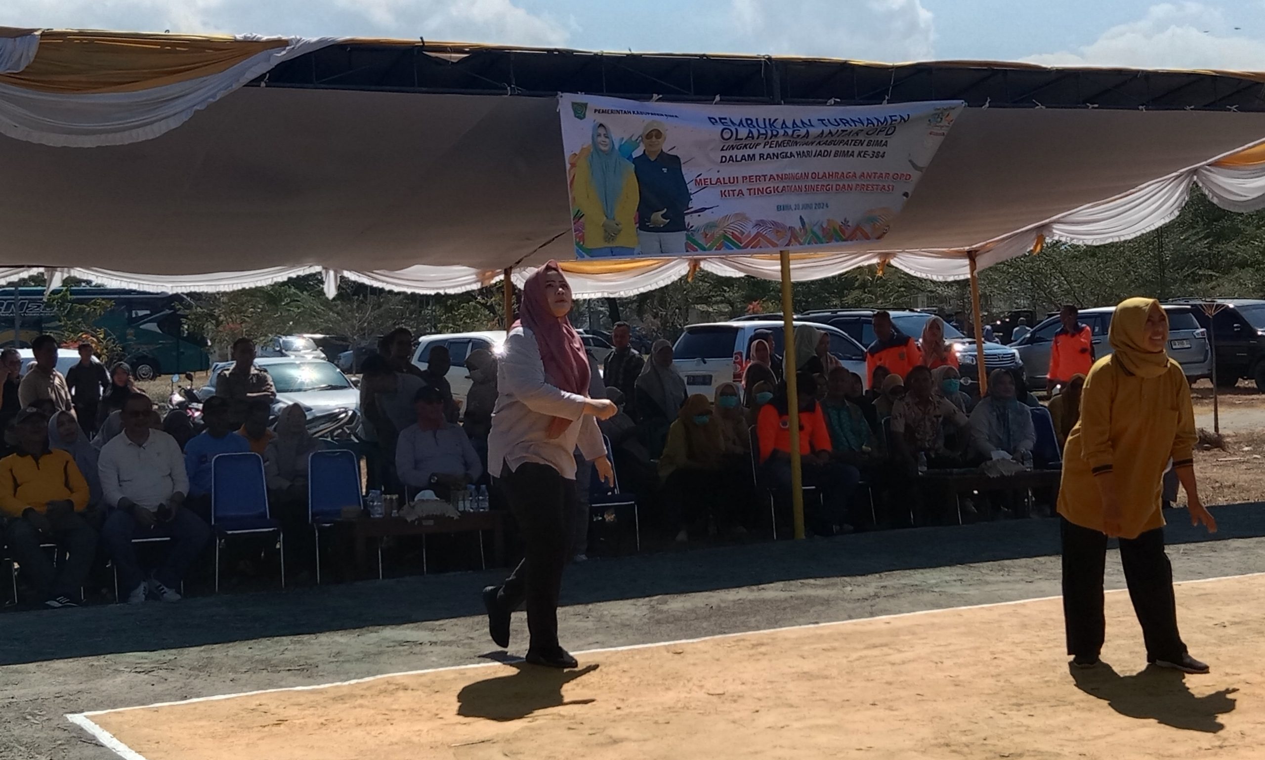 Pembukaan Turnamen Olah Raga  Antara OPD Dalam Rangka Hut Jadi Bima Oleh Bupati