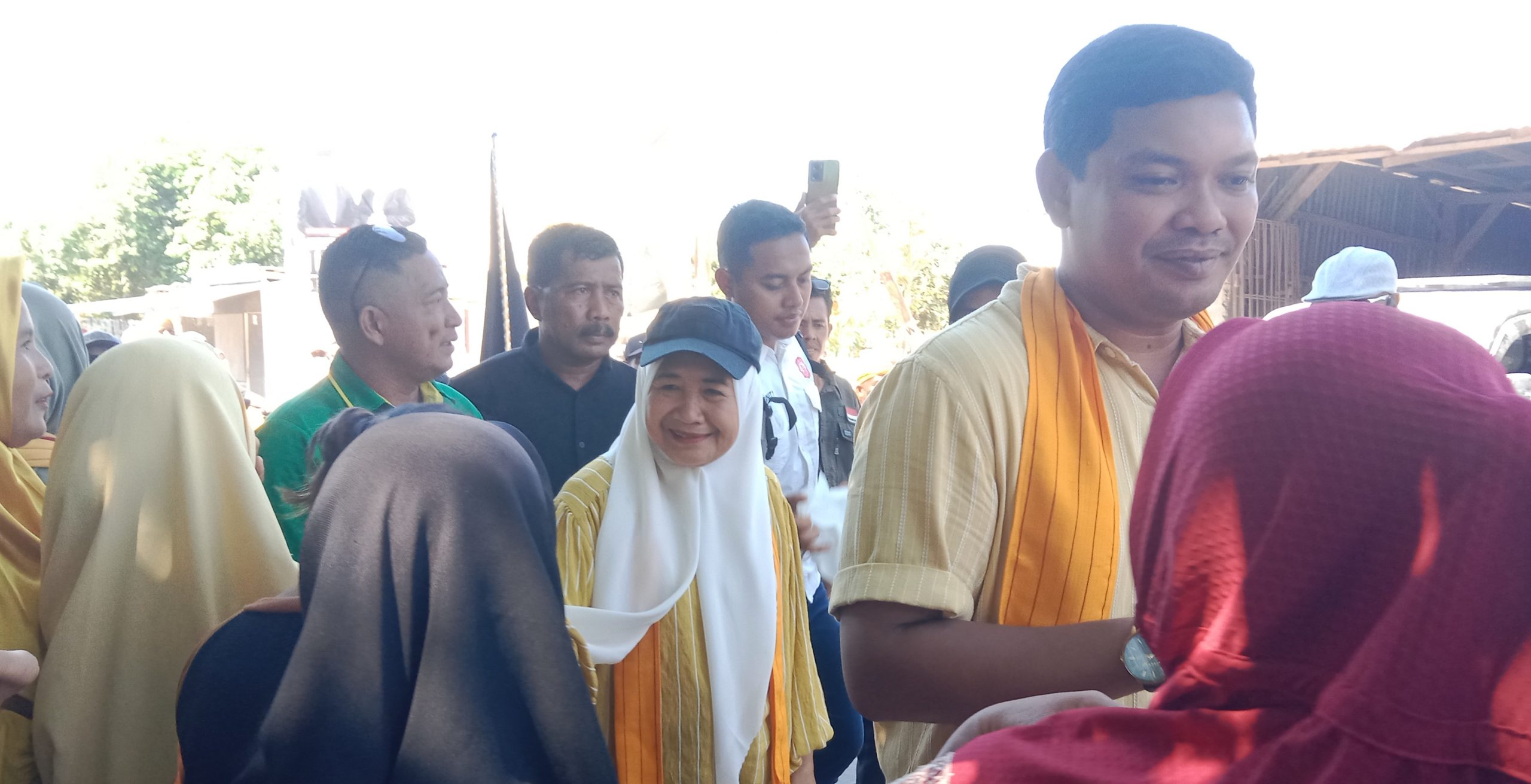 KABUPATEN BIMA, YANDI-ROS NOMOR URUT 2 TEBARKAN KEBAIKAN KEPADA MASYARAKAT LAMBU