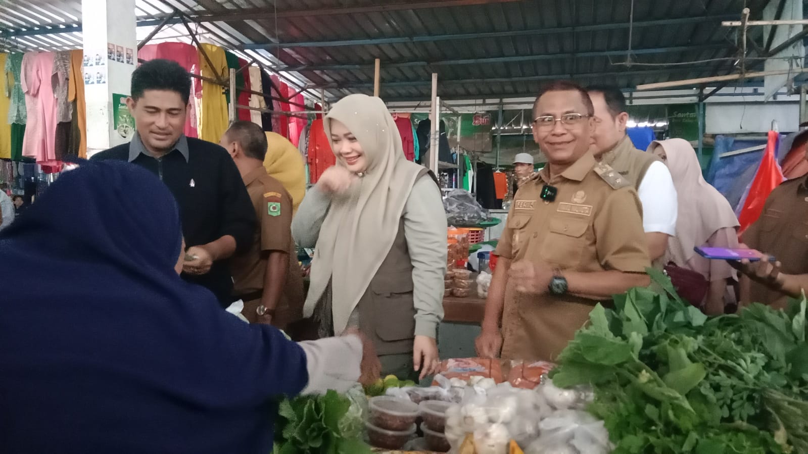 Wagub  Bersama Wakil Walikota Bima Pantau Harga Sembako di Pasar Amahami