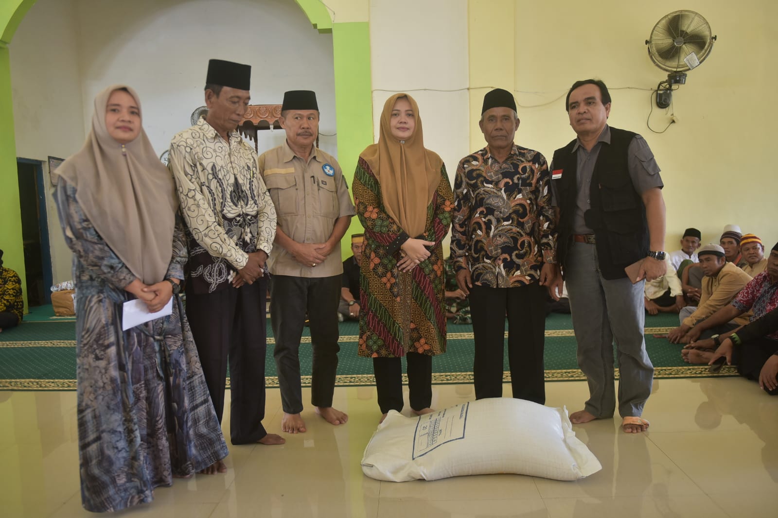 Ramadhan Berbagi dan Penyerahan Bantuan Tanggap Bencana Berlangsung di Desa Monggo